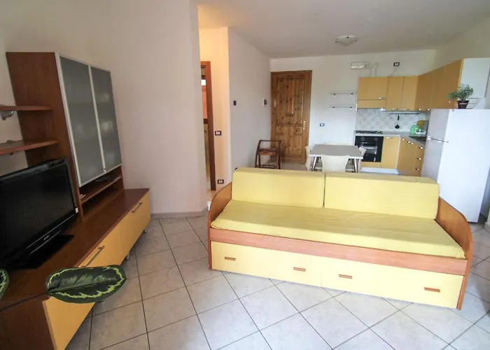 Daire Residenza Agrifoglio-10 By Interhome Luino